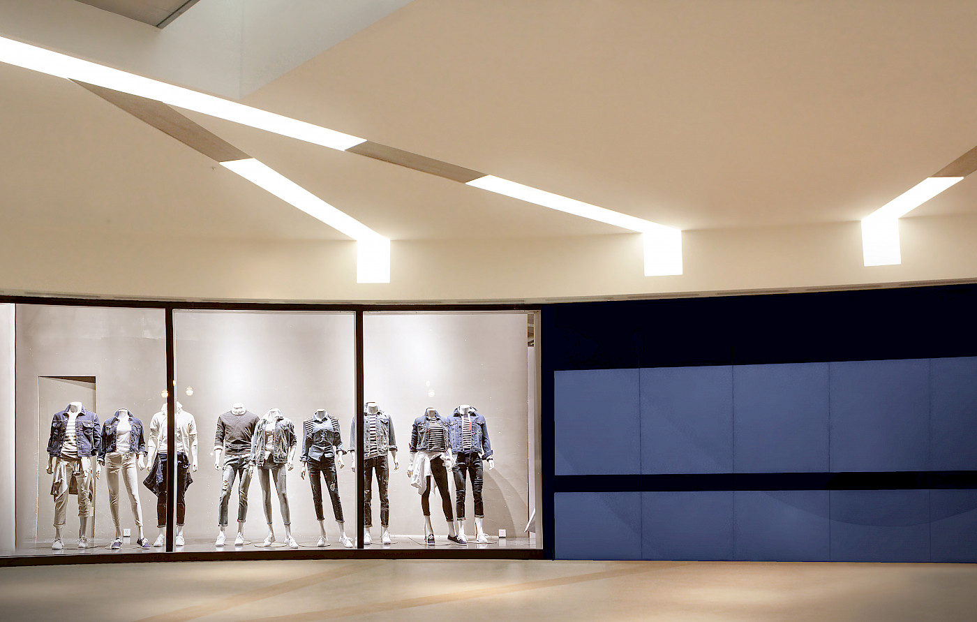 GESCHÄFTE UND VERKAUFSSTELLEN